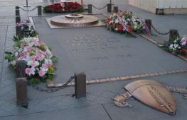 Вечный огонь в александровском саду Памятник солдатам на красной площади