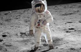 Millise riigi astronaudid maandusid esimestena Kuule?